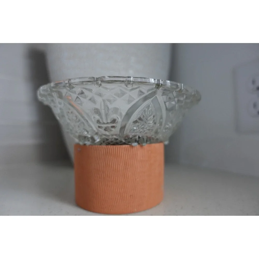 Vintage Kig Malaysia glass bowl‎ Fleur de lis and rose pattern